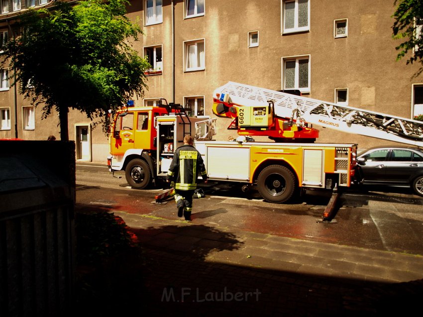 Feuerwehrmann verunglueckt Köln Kalk P36.JPG